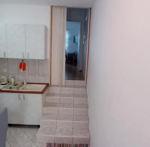 Dvorski Apartman Mandre