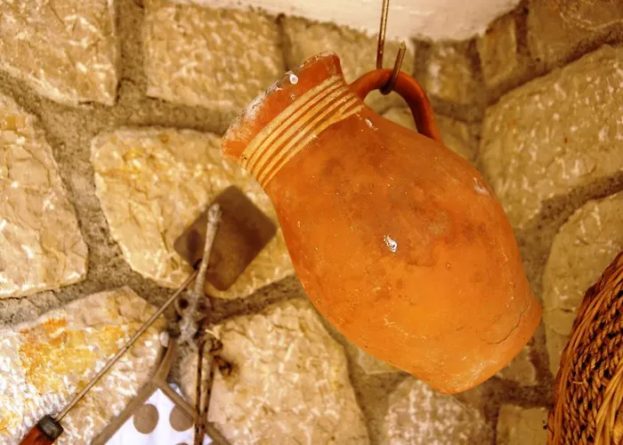 Dvorski Мандре